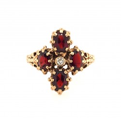 Pre Owned 9ct Garnet and Diamond Ring ZX305